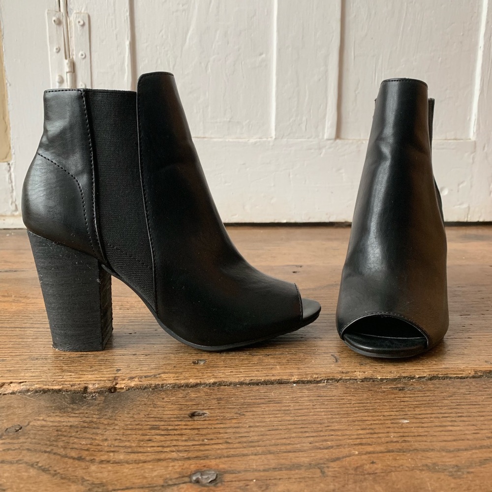 CHINESE LAUNDRY PEEP TOE BOOT